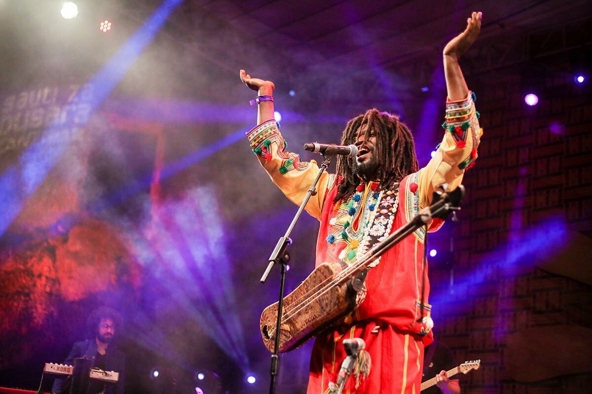 Mehdi_Qamoum performs at the Sauti za Busara Music Festival